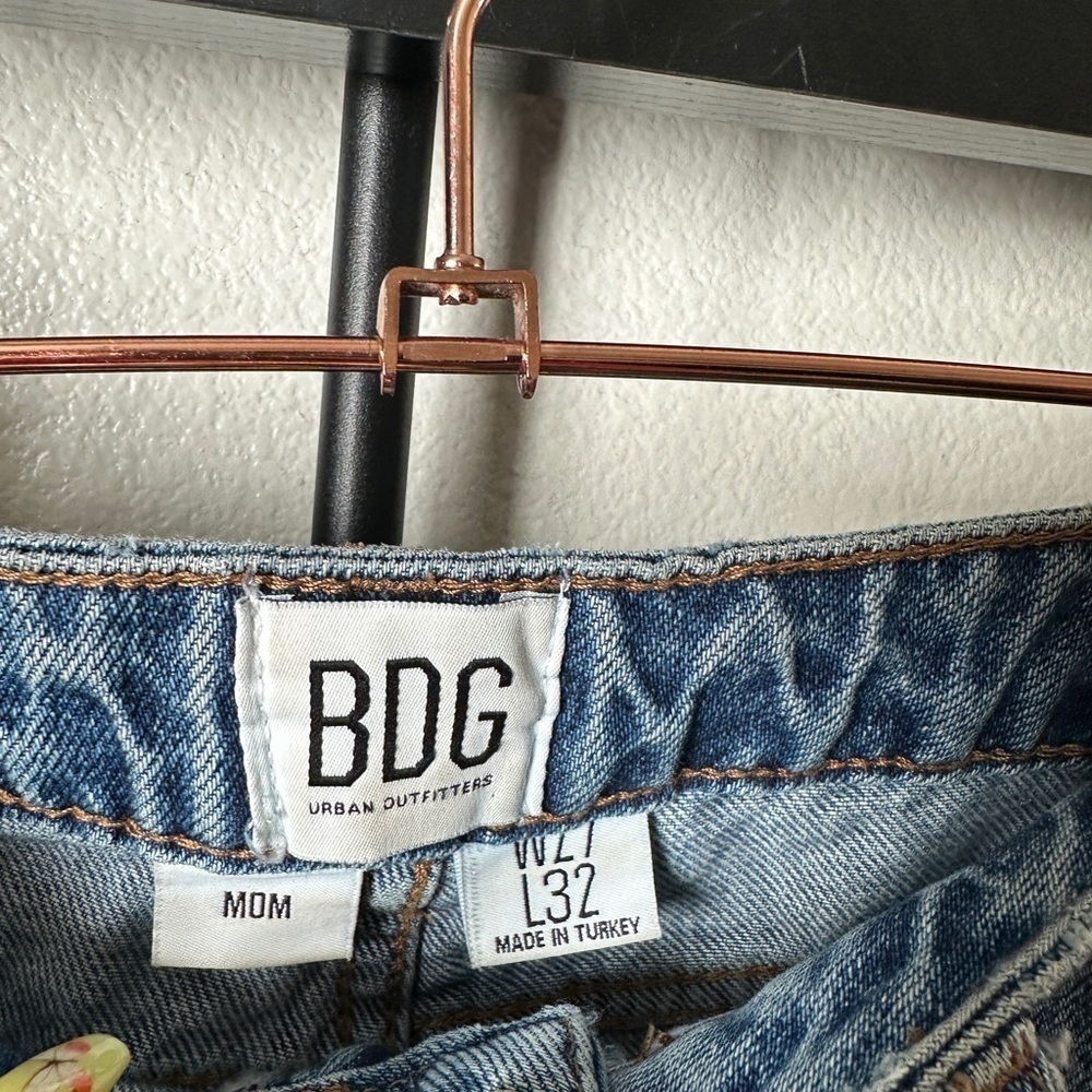 Urban Outfitters medium wash high rise retro vintage mom denim jeans y2k - Picture 3 of 6